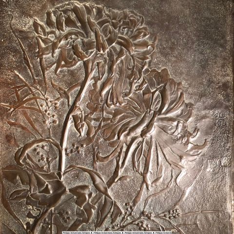 Art Nouveau panel in embossed copper representing a chrysanthemum in an oak frame , signed and dated M.Poortman , 1910 for sell